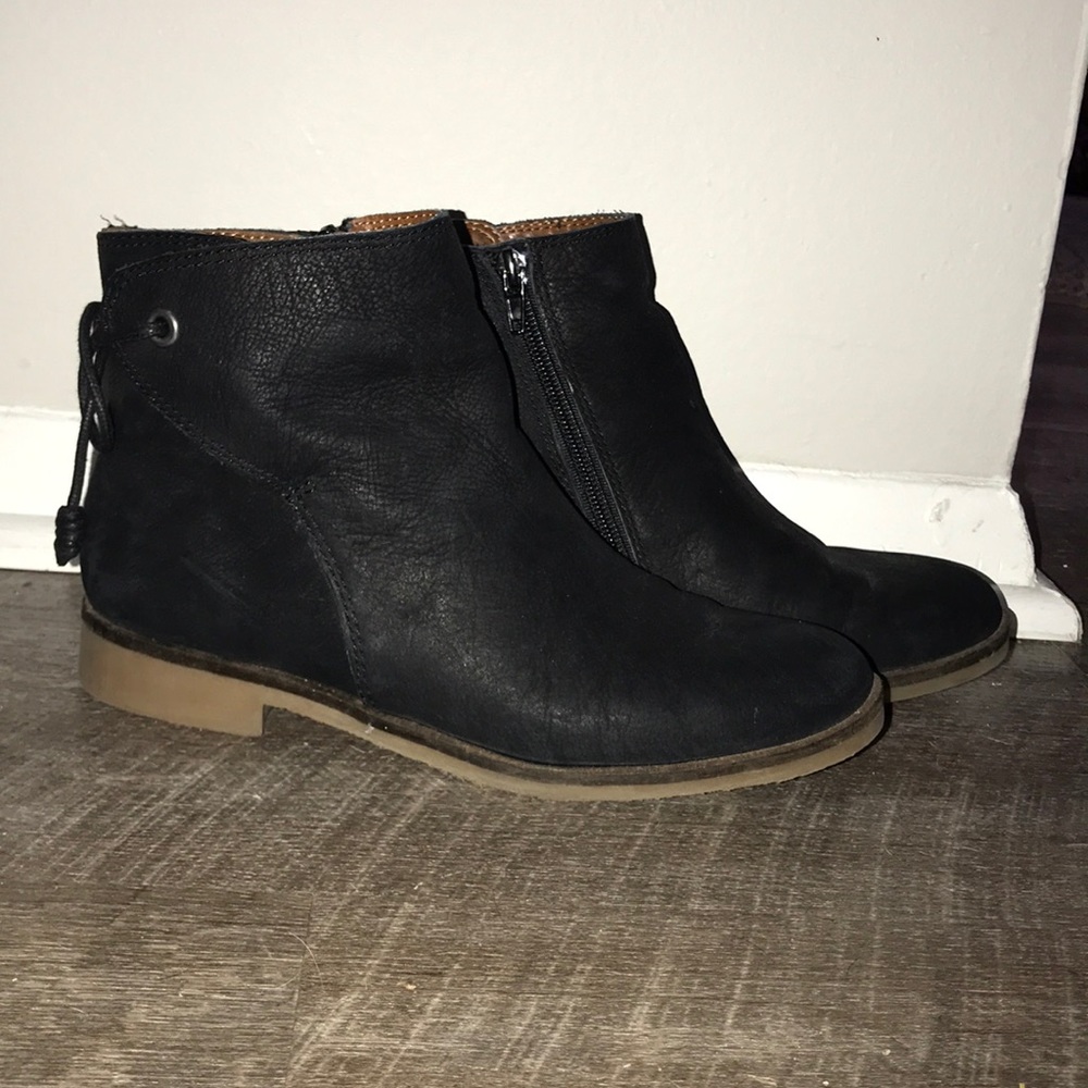 7.5 black tie booties lucky brand